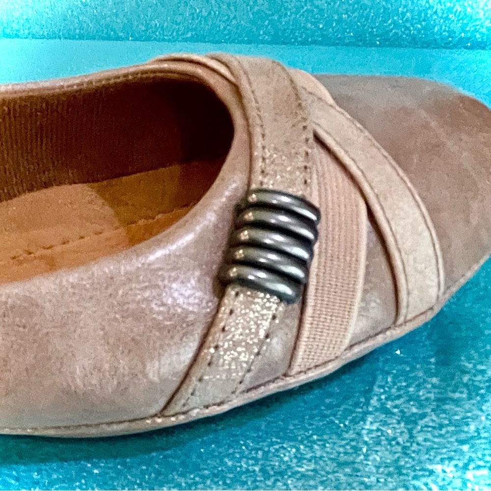 Euro Soft by Sofft SHAINA 7.5 Lt Taupe Women's Flats New in Box